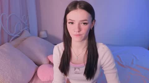 Snapshot of elizzza_ chatting on 11-18-25, 05:23 elizzza_ online show from 11-18-25, 05:23