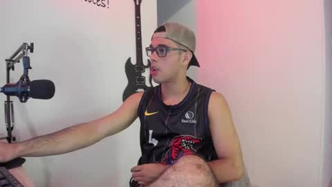 Elkin Clark online show from 02-18-26, 01:51