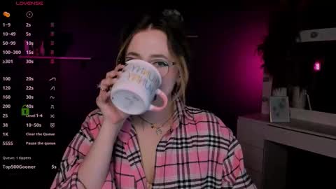 your kitty  online show from 10-14-25, 02:18