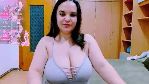 Ella  online show from 10-20-25, 07:03