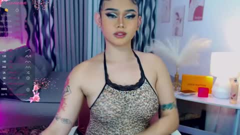 HI ITS ME ELLA online show from 01-23-25, 06:06