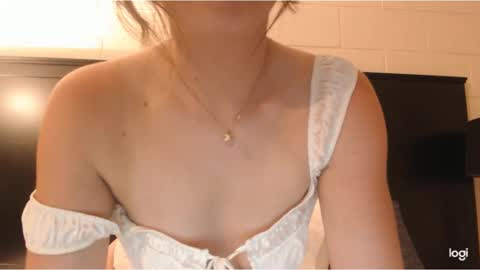 Ella - Girl Next Door online show from 03-06-25, 09:03