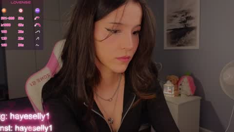 Snapshot of ella_hayes chatting on 01-04-25, 09:31 Ella NEXT STREAM 1TH DECEMBER 1200 - 0800 AM AT MOSCOW TIME online show from 01-04-25, 09:31