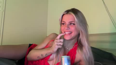 Ella online show from 01-10-26, 02:57