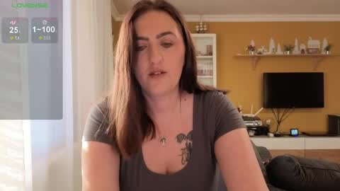 Ella  Max online show from 04-06-26, 05:41