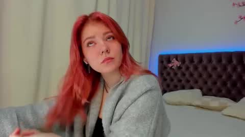Ella Mayers online show from 10-04-25, 12:03