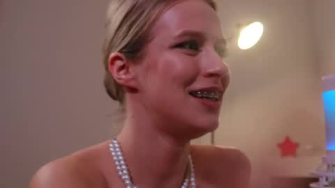 Ella online show from 01-18-25, 01:52