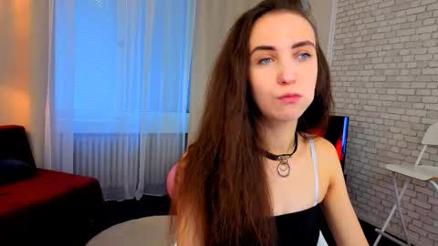 ellaasteele online show from 09-18-25, 01:46