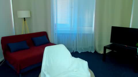 ellaasteele online show from 09-30-25, 01:38
