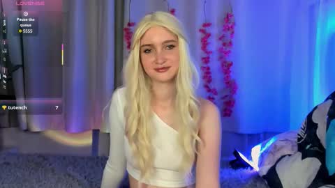 Ella online show from 10-20-25, 03:45