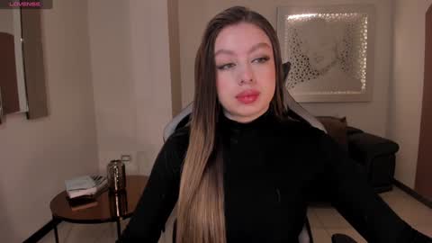 EllaClark online show from 01-05-25, 11:04