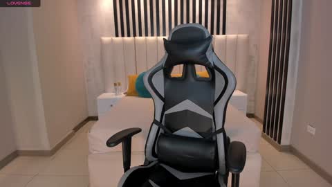 EllaClark online show from 01-06-25, 06:20