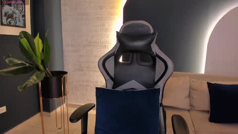 EllaClark online show from 01-19-25, 11:34
