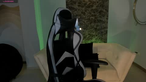 EllaClark online show from 02-02-25, 05:04