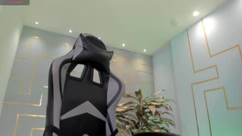 EllaClark online show from 02-18-25, 06:15