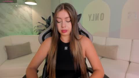 EllaClark online show from 03-08-25, 06:26