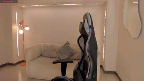 EllaClark online show from 09-17-25, 07:04