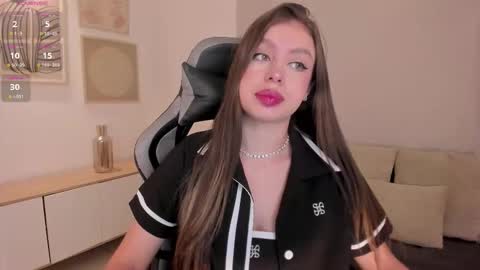 EllaClark online show from 10-16-25, 05:58