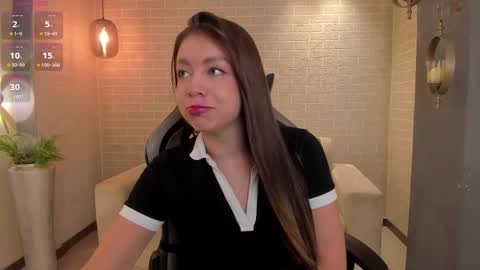EllaClark online show from 10-21-25, 04:51