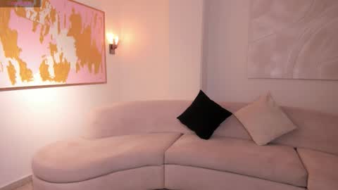 EllaClark online show from 11-17-25, 07:08