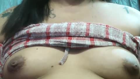 Snapshot of ellah_morena chatting on 01-26-25, 03:58 Ellah online show from 01-26-25, 03:58