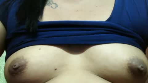 Snapshot of ellah_morena chatting on 02-24-25, 08:17 Ellah online show from 02-24-25, 08:17