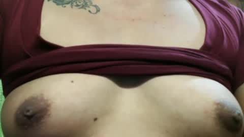 Snapshot of ellah_morena chatting on 03-04-25, 05:00 Ellah online show from 03-04-25, 05:00