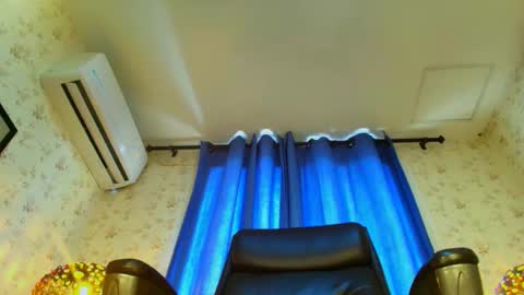 ellajanes online show from 10-29-25, 04:53