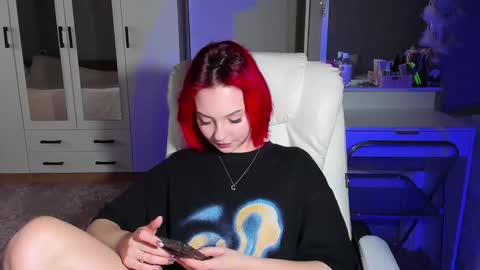 Snapshot of ellales chatting on 11-05-25, 09:42 ellales online show from 11-05-25, 09:42