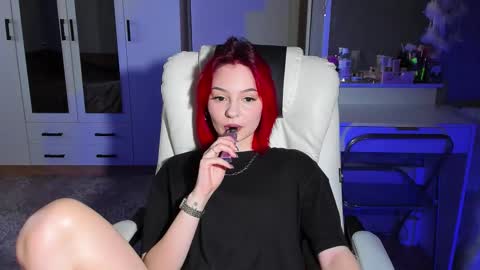 Snapshot of ellales chatting on 11-25-25, 10:48 ellales online show from 11-25-25, 10:48