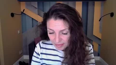 EllaLongs online show from 10-28-25, 12:30