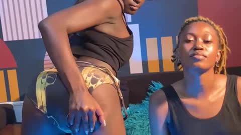 Snapshot of ellandadolly chatting on 11-07-25, 10:10 Ellanda Dolly online show from 11-07-25, 10:10