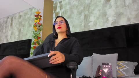  ella  online show from 02-07-25, 11:23