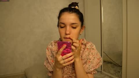 Ella online show from 09-17-25, 09:00