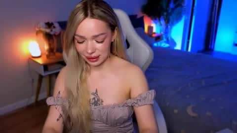 Ella online show from 02-12-26, 05:57