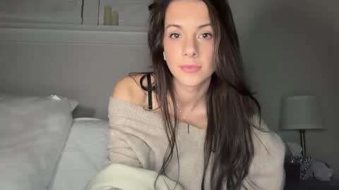 Elle67 online show from 12-17-25, 09:48