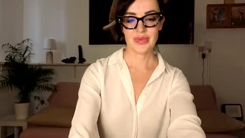 elle_melle online show from 09-10-25, 04:51