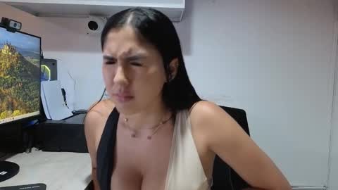 Snapshot of ellecollinss chatting on 10-09-25, 11:47 S O F I A 3 Try my private online show from 10-09-25, 11:47