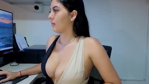 Snapshot of ellecollinss chatting on 10-28-25, 12:03 S O F I A 3 Try my private online show from 10-28-25, 12:03