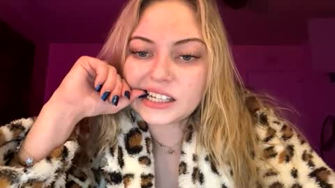 Snapshot of ellejess chatting on 02-26-26, 02:54 ellejess online show from 02-26-26, 02:54