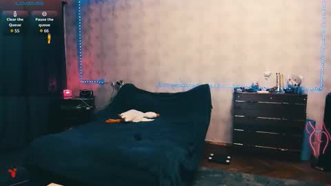 Elli   NEXT STREAM      online show from 10-31-25, 07:04