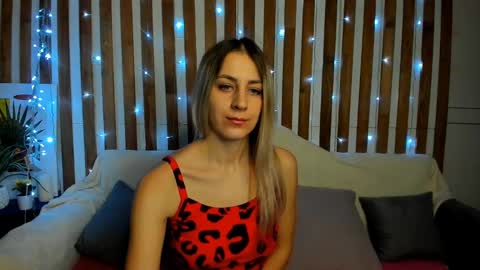 Snapshot of ellen_ross chatting on 03-01-25, 04:26 Ellen online show from 03-01-25, 04:26