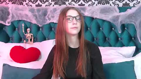 EllenBush online show from 10-27-25, 05:06