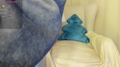 Snapshot of elli_anderson chatting on 12-22-25, 02:41 elli_anderson online show from 12-22-25, 02:41