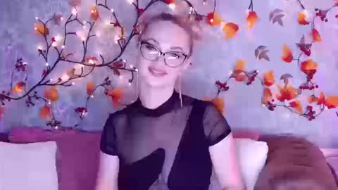 Elliana online show from 09-23-25, 02:14