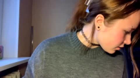 Snapshot of ellicavel chatting on 12-15-25, 04:28 Michelle online show from 12-15-25, 04:28