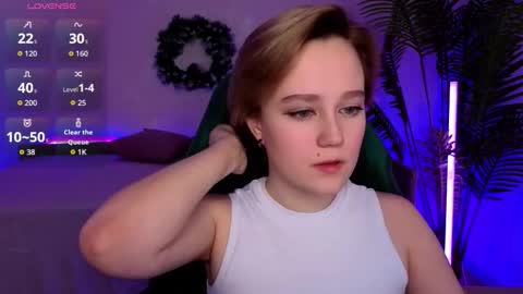 Snapshot of ellie_heavenly chatting on 01-18-26, 08:29 Ellie online show from 01-18-26, 08:29