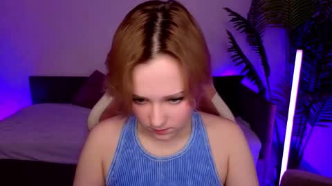 Snapshot of ellie_heavenly chatting on 02-12-26, 08:20 Ellie online show from 02-12-26, 08:20