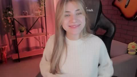 elliecutes online show from 12-16-24, 06:32