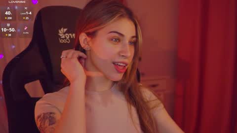 elliecutes online show from 12-17-24, 07:07